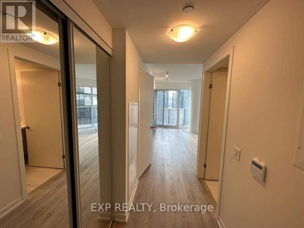 Property Photo:  138 Downes Street 2515  ON M5E 0E4 