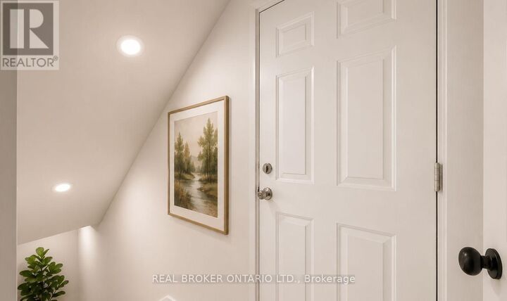Property Photo: 1098 Sawgrass Crescent Bsmt ON L5C 3V4