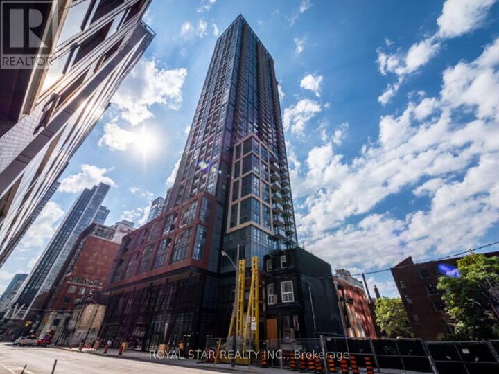 Property Photo:  108 Peter Street 518  ON M5V 2G7 