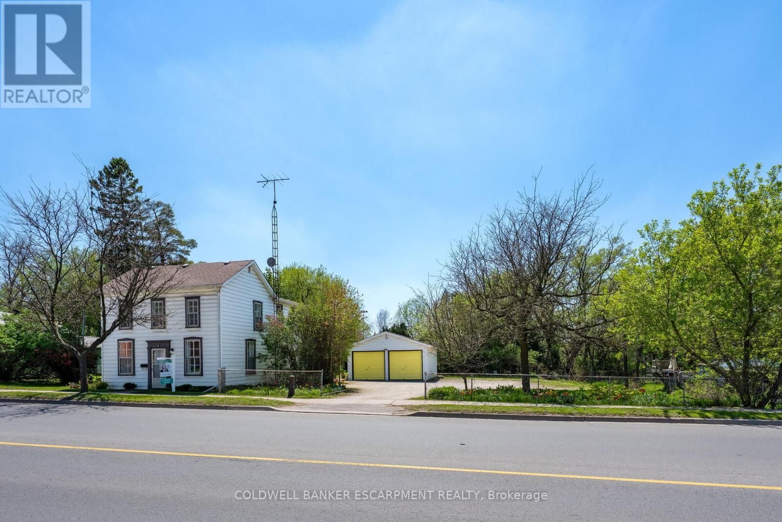 Property Photo:  76 Main Street North  ON L7J 1W2 