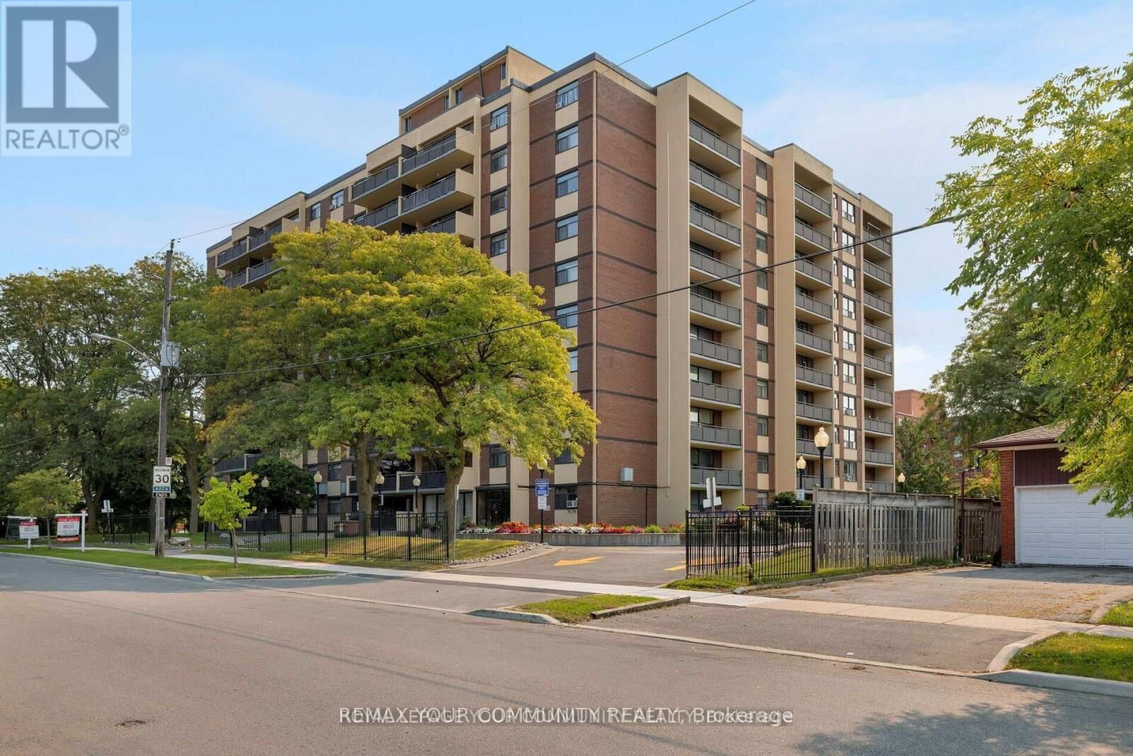 Property Photo:  5 Frith Road 404  ON M3N 2L5 