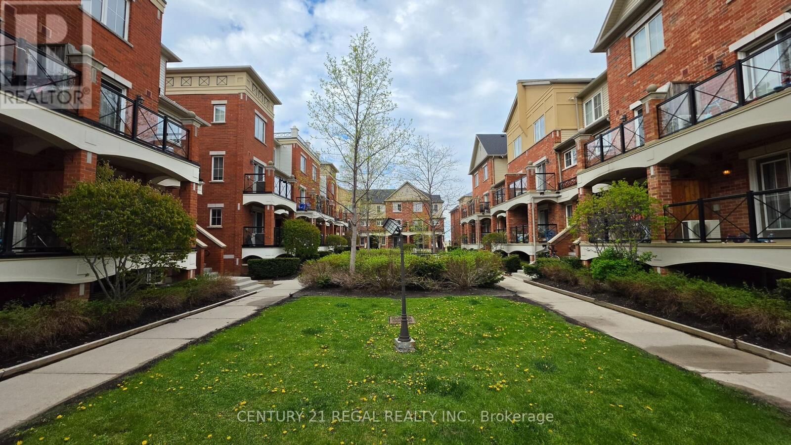 Property Photo:  39 Hays Boulevard 19  ON L6H 0J1 