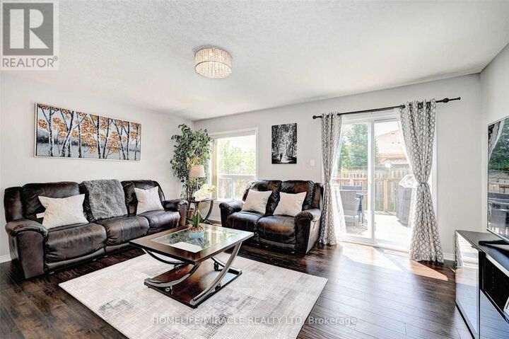 Property Photo: 130 Upper Mercer Street ON N2A 4N2