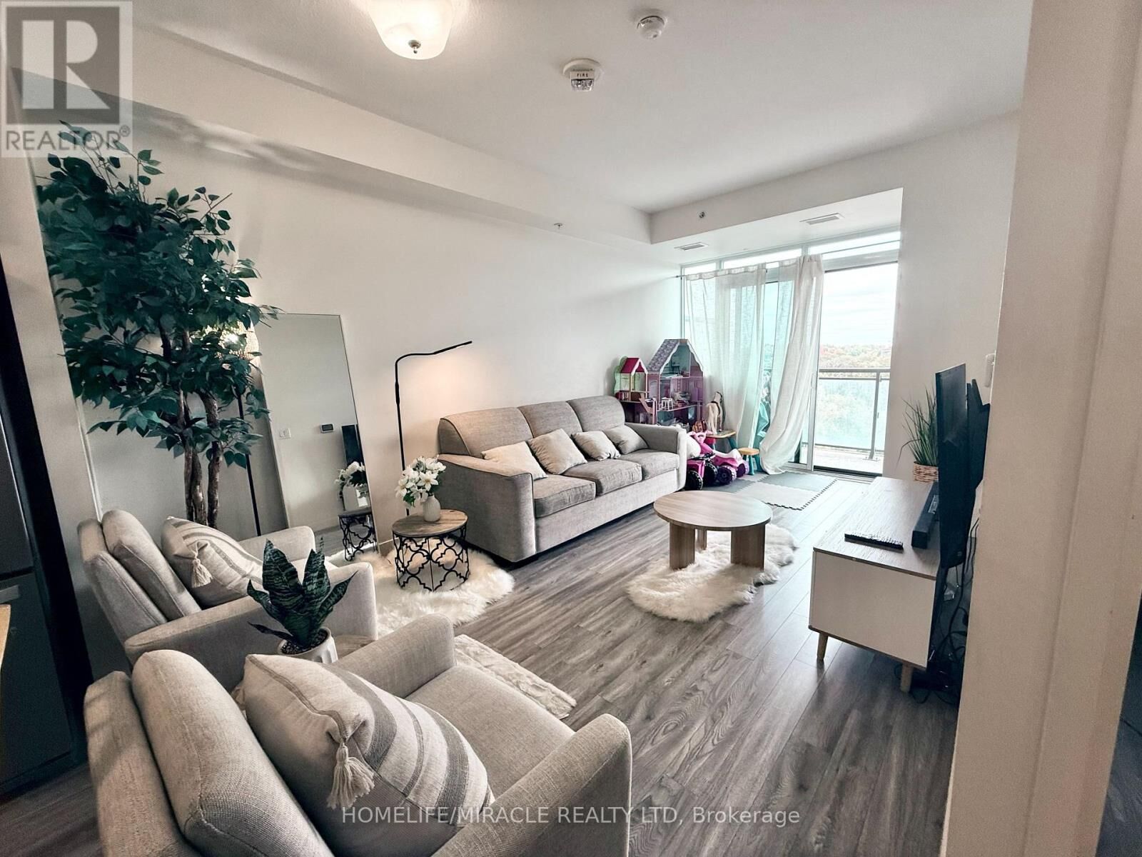 Property Photo: 128 King Street North 607 ON N2J 0E9