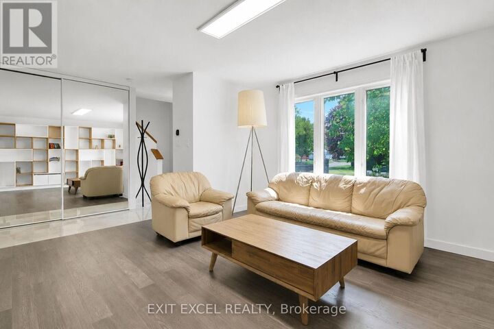 Property Photo: 25 Uxbridge Crescent ON K2L 1P6