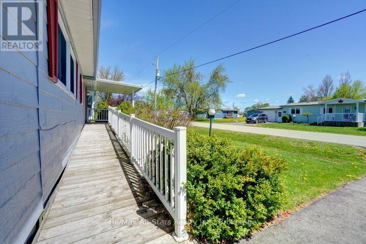 Property Photo:  6 Vista Drive  ON K9V 4R1 