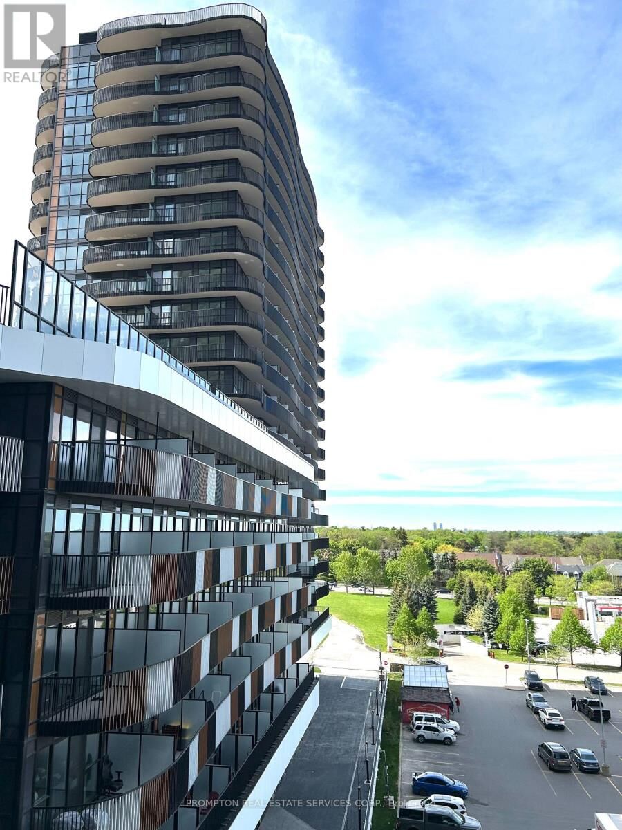Property Photo:  18 Esther Shiner Boulevard 652  ON M2K 0J6 
