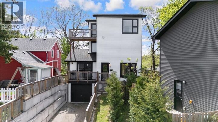 Property Photo:  11 Eagle Hill  ON N3C 2C8 