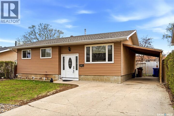 Property Photo:  14 Diamond Street  SK S4N 5K2 