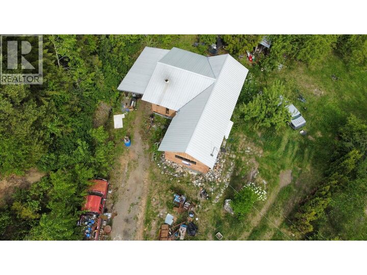 Property Photo: 6348 Rosette Lake Road BC V0L 1N0