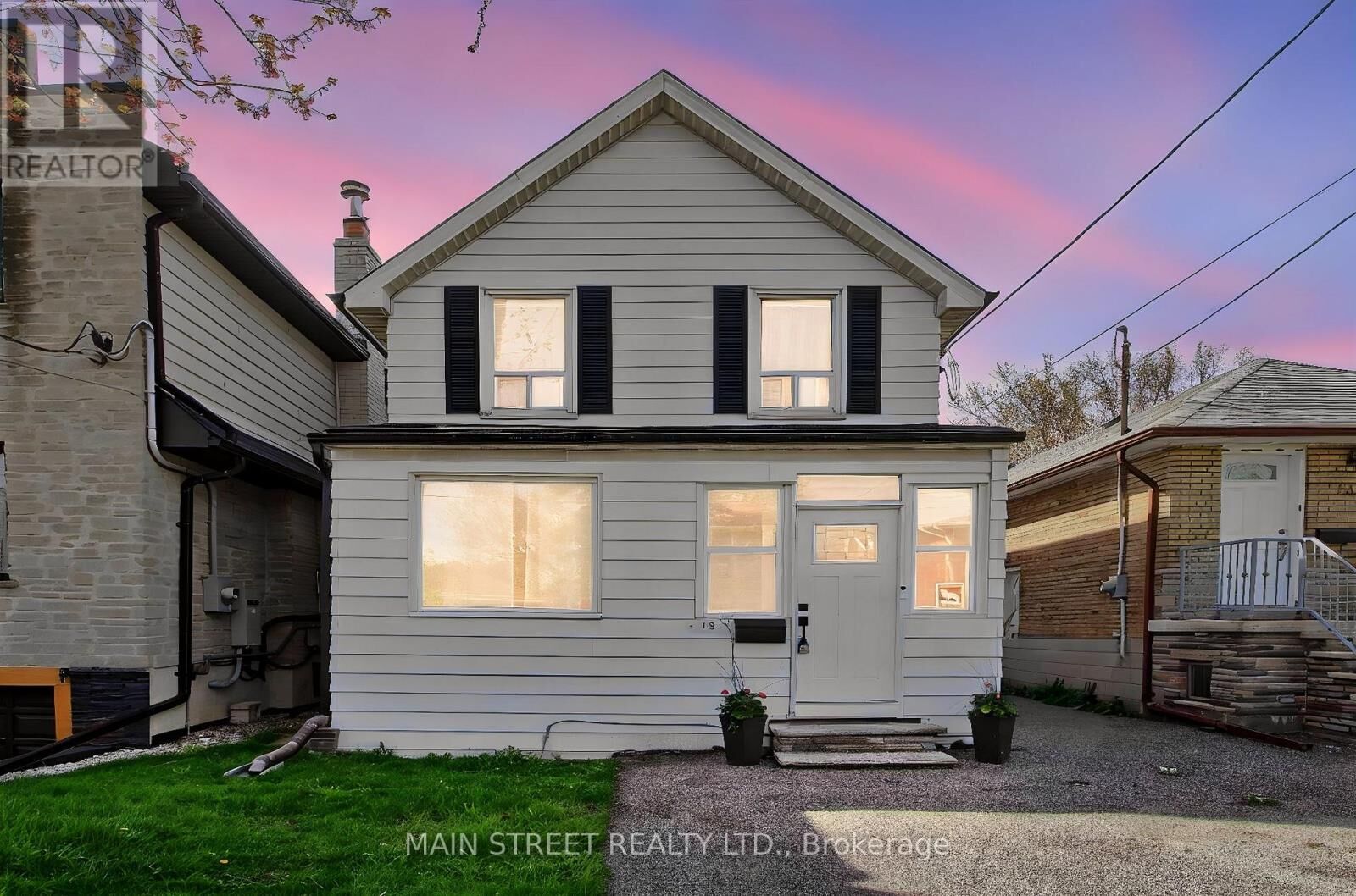 Property Photo:  19 Macdonald Street  ON M8V 1Y3 
