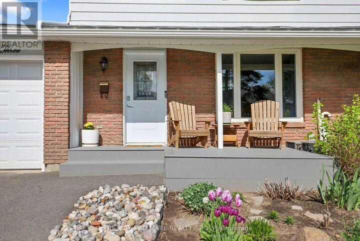 Property Photo: 123 McClellan Road ON K2H 5V7
