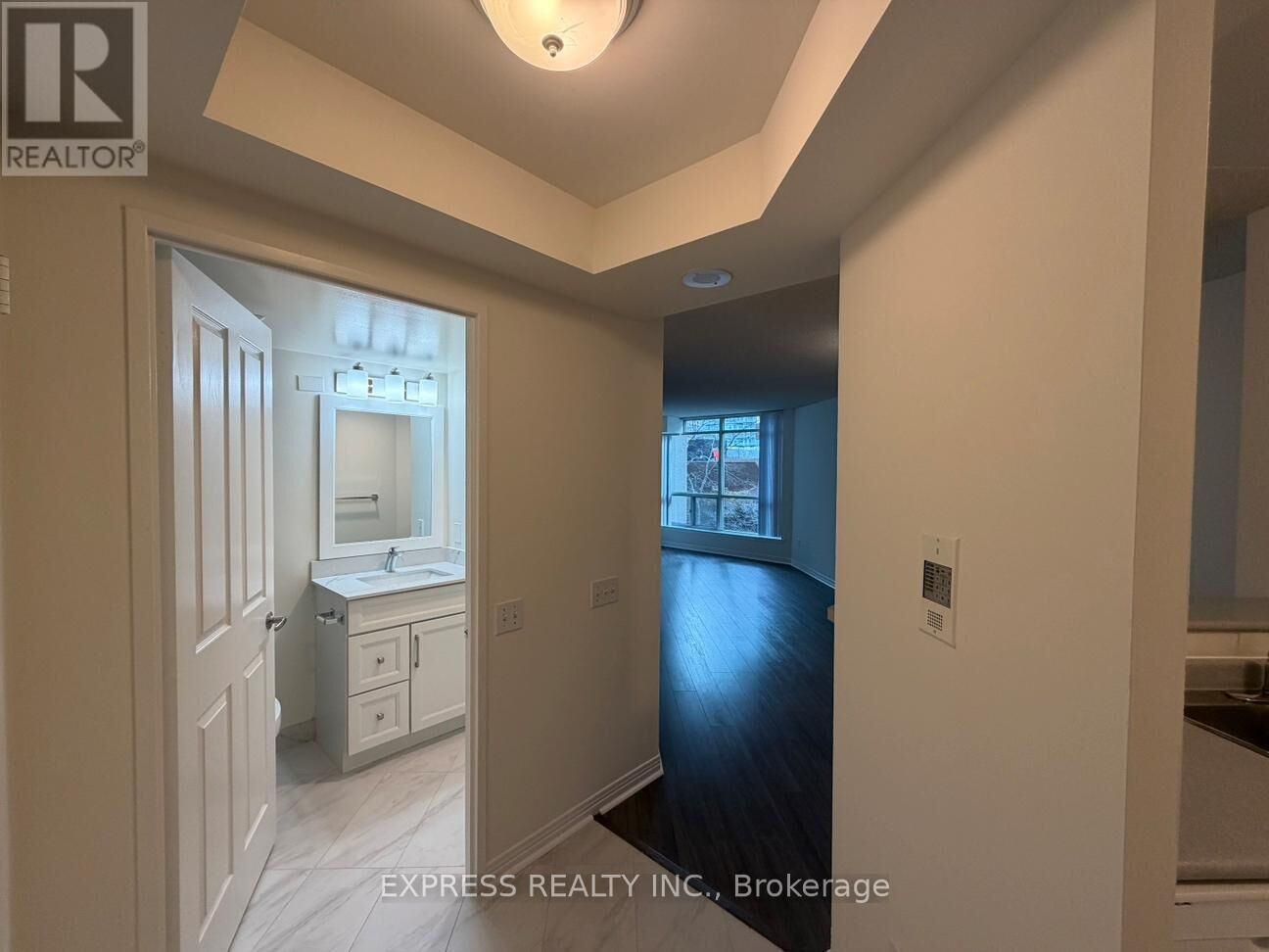 Property Photo:  942 Yonge Street 207  ON M4W 3S8 