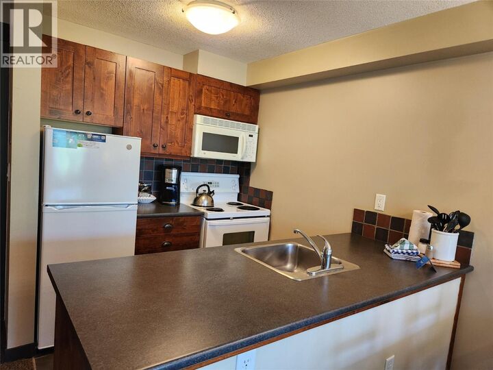 2070 Summit Drive 305 — photo 1