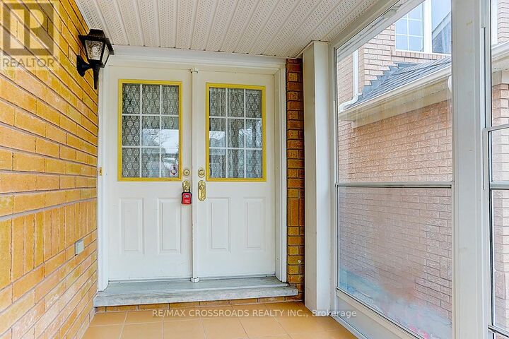 Property Photo:  4 Lancelot Lane  ON L6C 2G4 