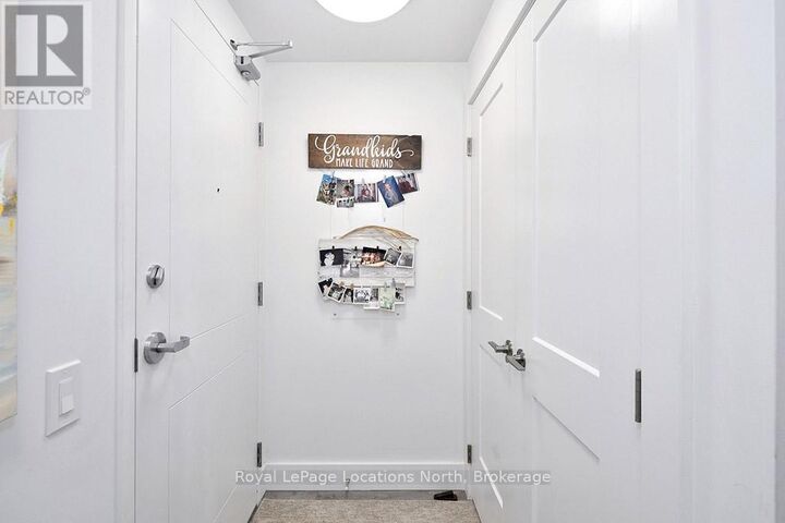 Property Photo:  4 Kimberly Lane 408  ON L9Y 5T6 