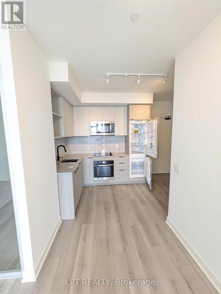 Property Photo:  1185 Dupont Street 701  ON M6H 0G5 