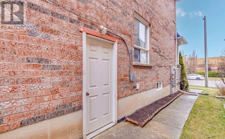 Property Photo:  1123 Woodward Avenue  ON L9T 5Y5 