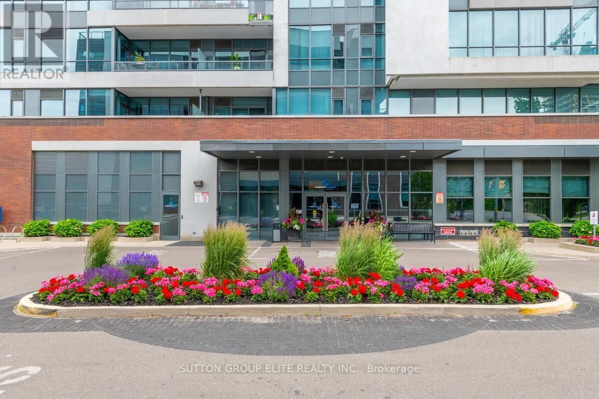 Property Photo: 1 Hurontario Street 808 ON L5G 0A3