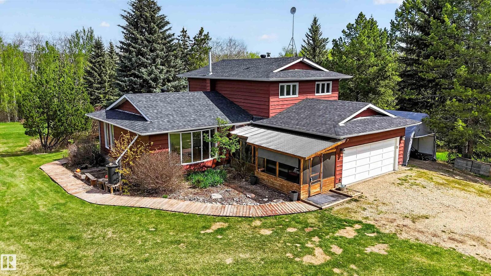 Property Photo:  53218 Rge Road 14 6  AB T7Y 0G3 