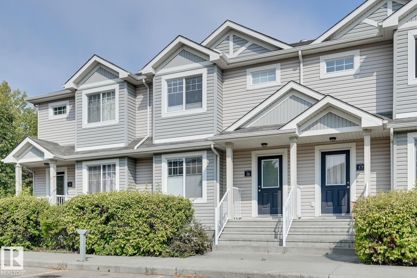 Property Photo: 6032 38 Avenue NW 38 AB T6L 0A4
