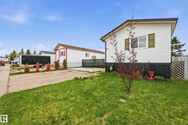 Property Photo:  106 Springfield Crescent  AB T7X 3H9 