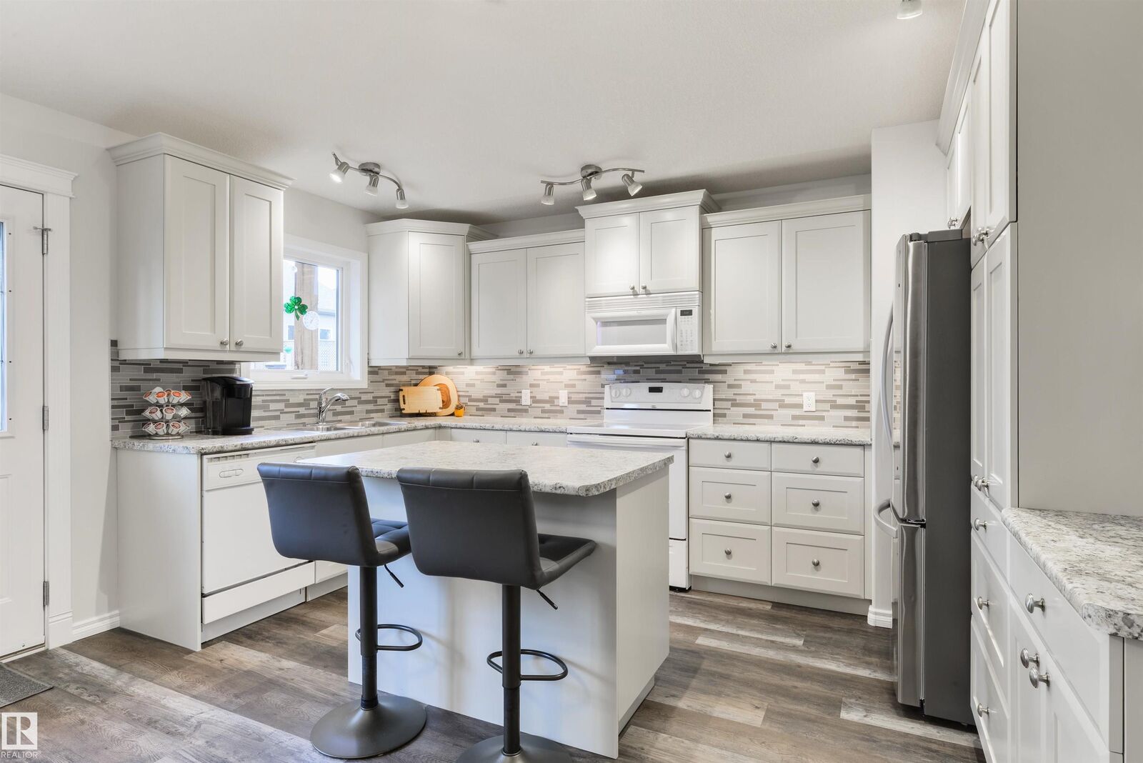 Property Photo:  7 Harvard Place  AB T7X 4K8 