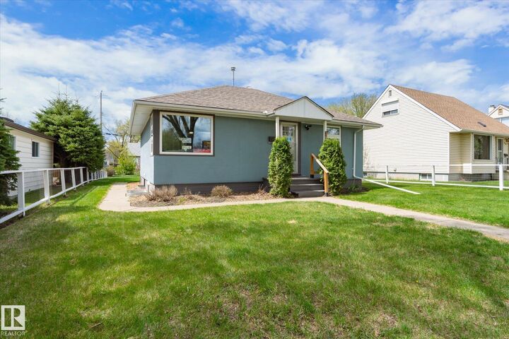 Property Photo:  11606 68 Street NW  AB T5B 1P3 