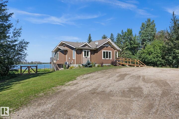 Property Photo: 52502 Rge Road 25 116 AB T7Y 2M2