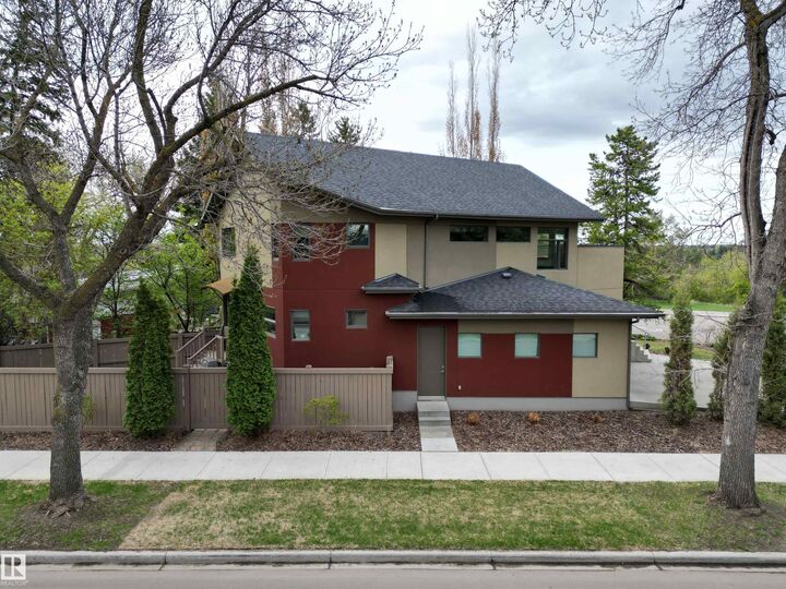 Property Photo:  6428 Ada Boulevard NW  AB T5W 4P2 
