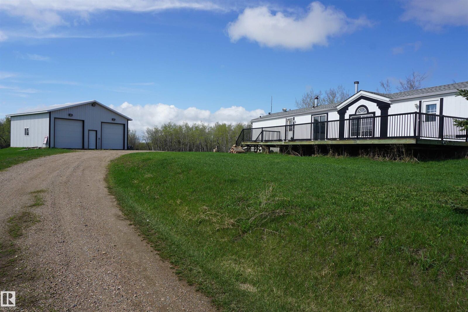 Property Photo:  59502 Rng Road 102  AB T0A 2K0 