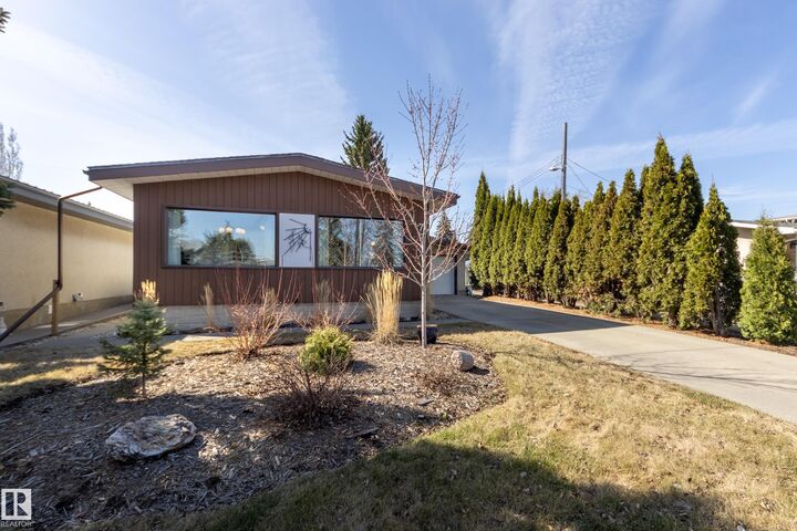 Property Photo: 7211 90 Avenue NW AB T6B 0P5