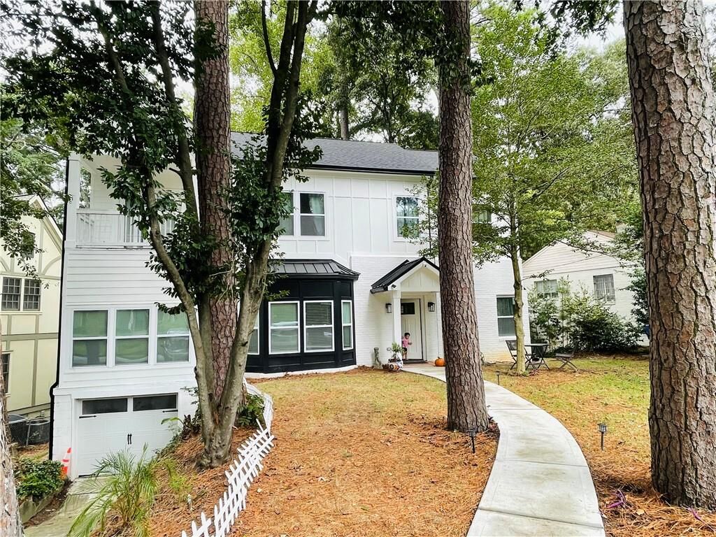 Property Photo: 658 Darlington Circle NE GA 30305