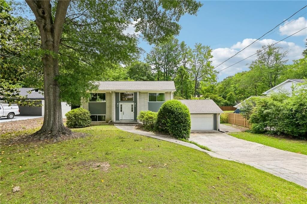 Property Photo: 3825 Leander Court GA 30084
