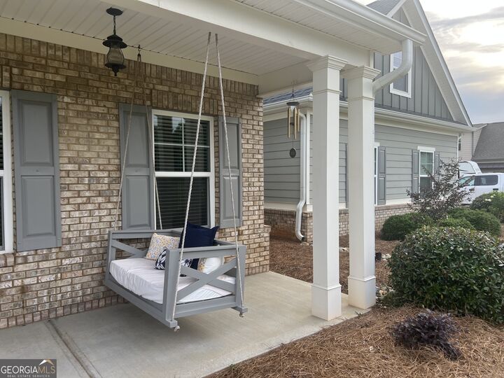 Property Photo: 19 Chatham Court GA 30292
