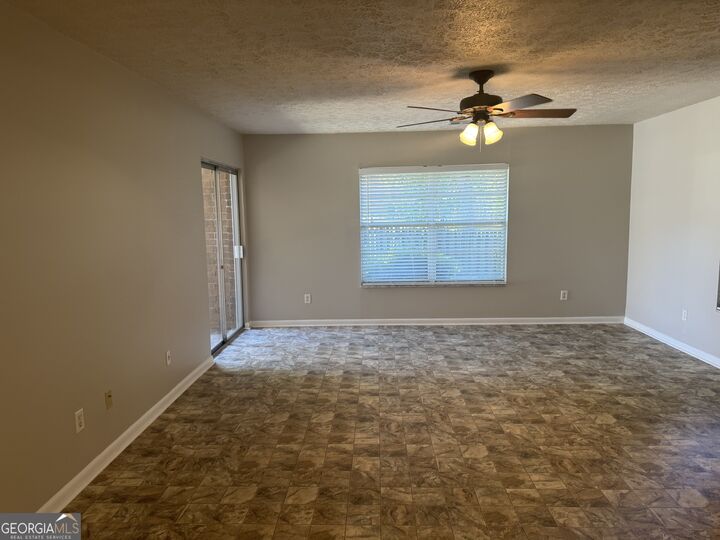 Property Photo:  106 Westcliff Circle Apt C  GA 31093 