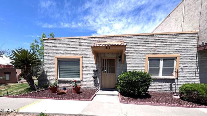 Property Photo: 214 Paso Noble Drive TX 79912