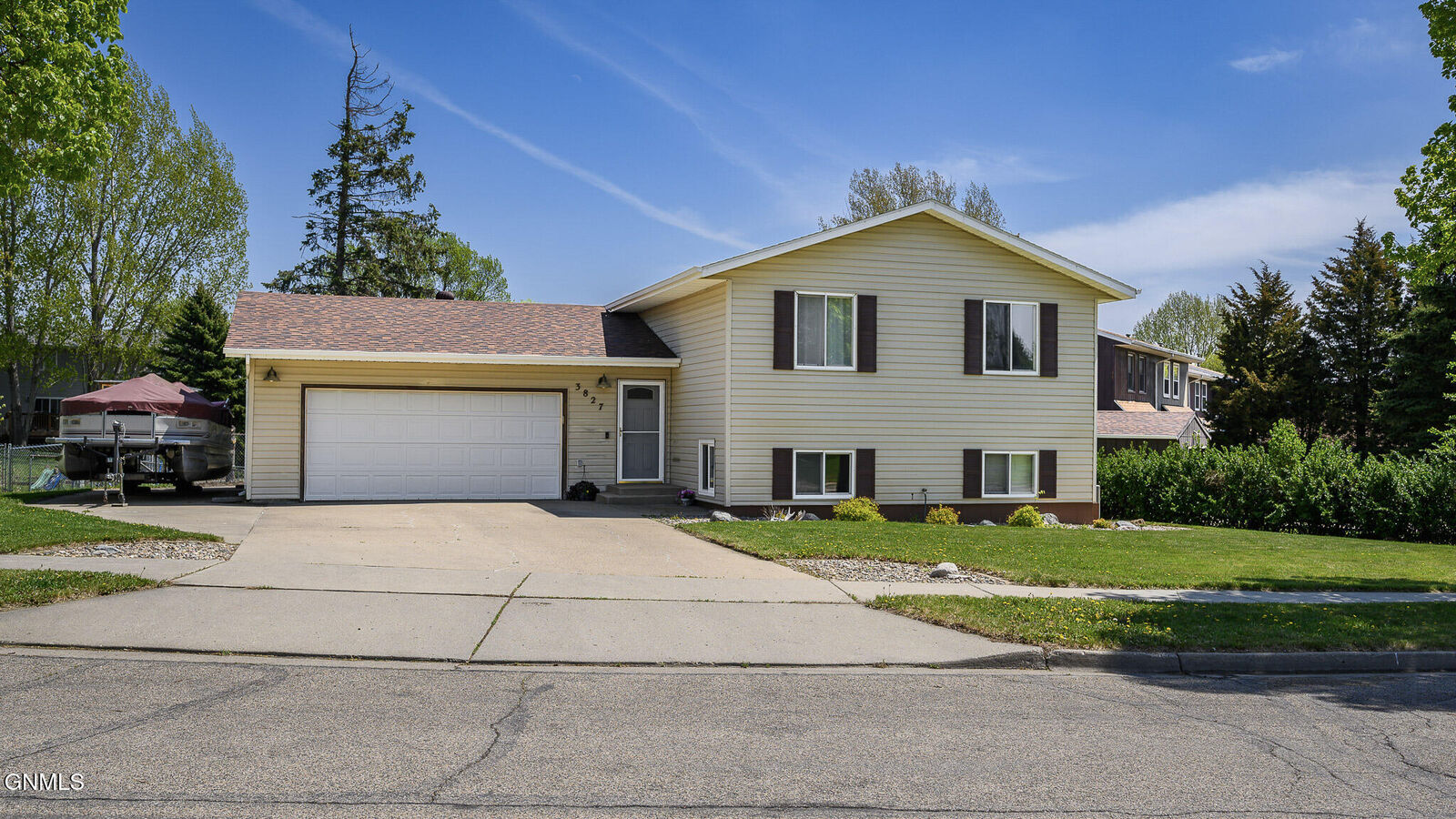 Property Photo:  3827 Renee Drive  ND 58503 