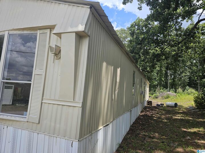 Property Photo: 686 County Road 121 AL 35085