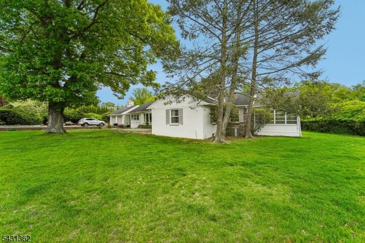 Property Photo: 6 Saw Mill Rd NJ 07508