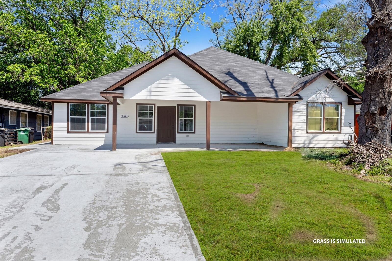 Property Photo: 5811 Northridge Drive TX 77033