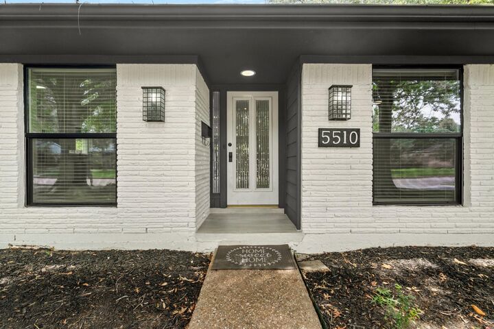 Property Photo: 5510 Braesvalley Drive TX 77096