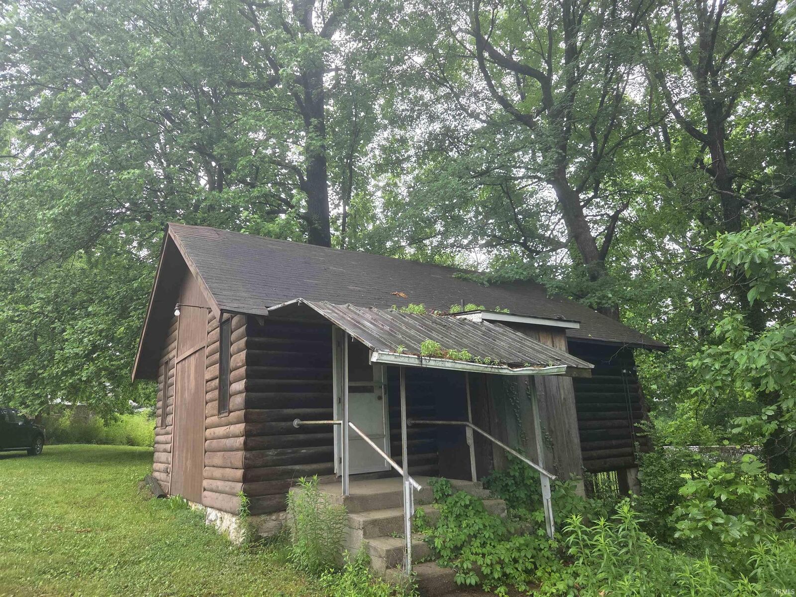 Property Photo:  1215 Hathaway Avenue  IN 47712 