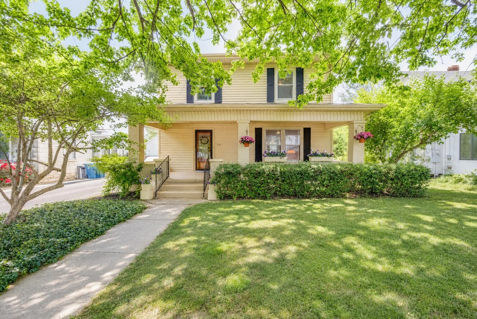 Property Photo: 210 S Alta Avenue KY 40422