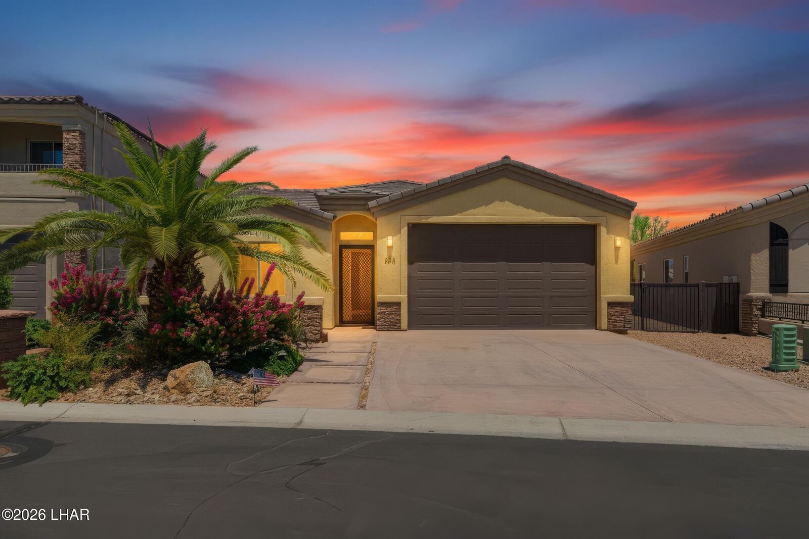 Property Photo:  678 Grand Island Dr  AZ 86403 