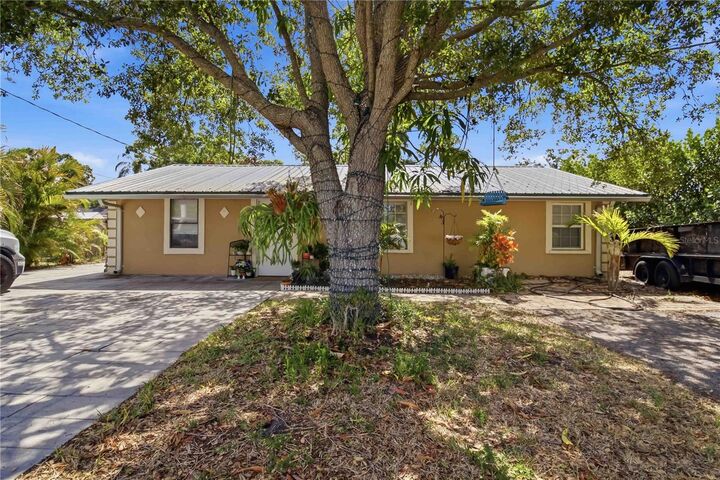 Property Photo: 5727 11th Street E FL 34203