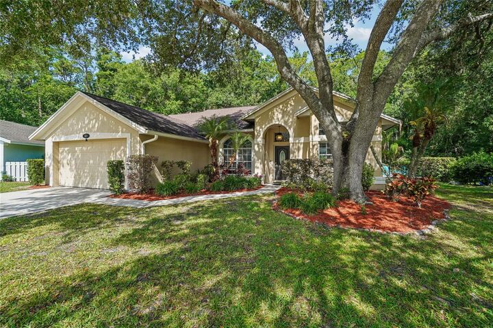 Property Photo:  3319 Laurelwood Court  FL 34688 