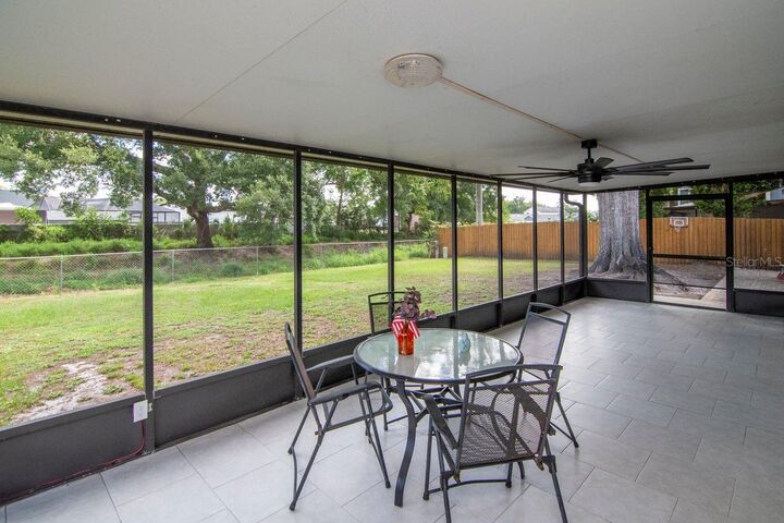 Property Photo:  7303 Woodkirk Court  FL 33634 