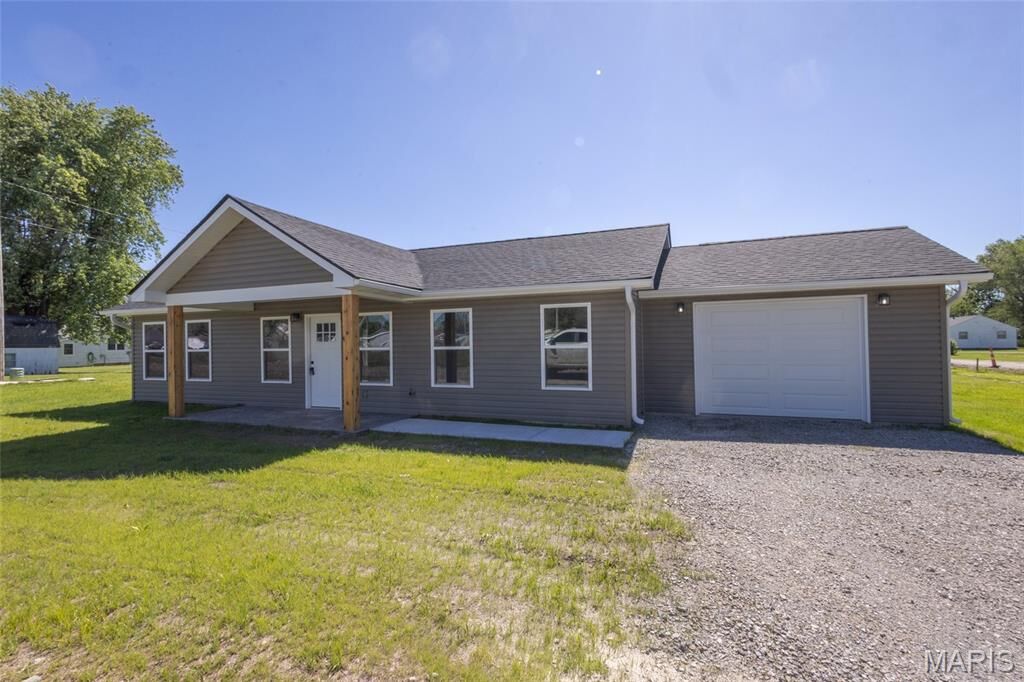 Property Photo:  601 S Oak Street  MO 63382 