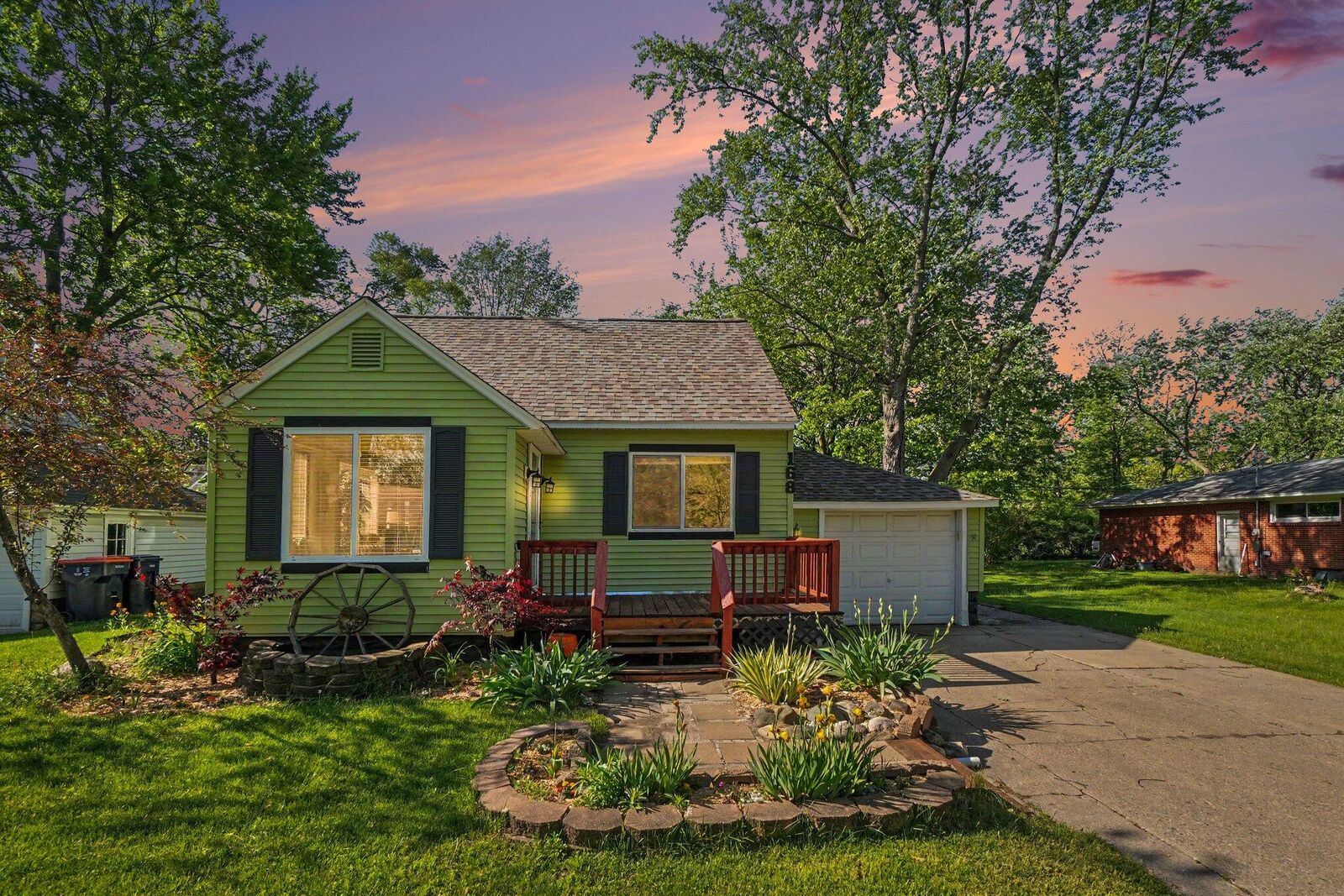 Property Photo: 168 E 37th Street MI 49423